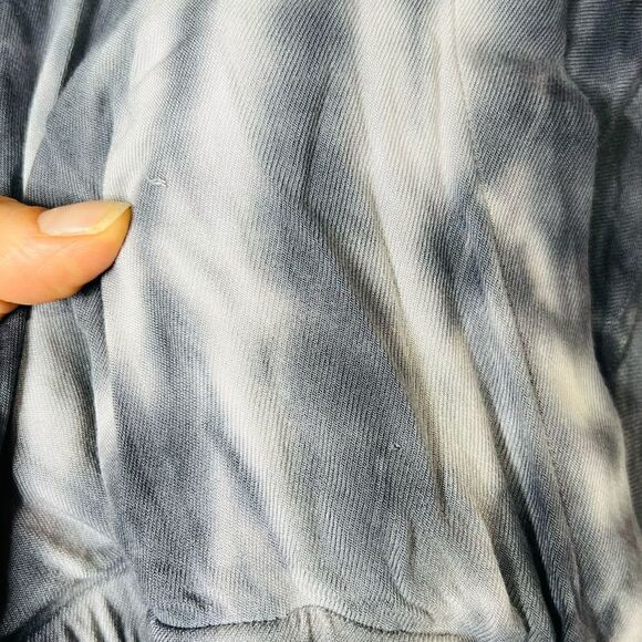 Cloth & Stone Slate Gray Blue Tie Dye Shorts Romper - Picture 11 of 13